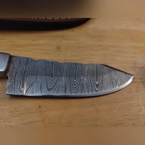 New Men's Handmade Damascus Steel Knife w/ Sheath | Hunting Camping Fixed Blade - Picture 7 of 11